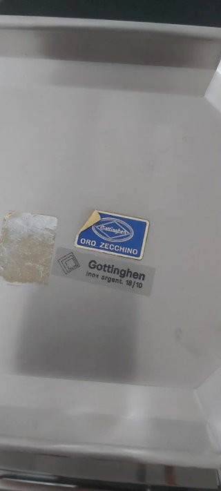 Vassoio con coperchio oro zecchino e acciaio