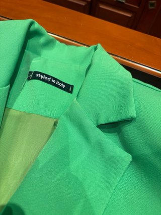 Traje verde