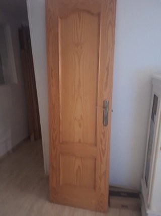 Puerta de madera interior
