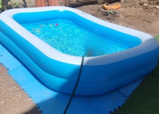 Piscina Hinchable Familiar Azul y Blanca