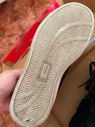 Tenis Puma Negros con Dorado