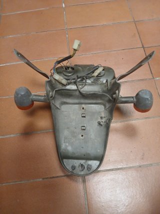Portamatrículas Aprilia SR50