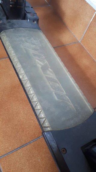 Patinete plegable negro y plateado