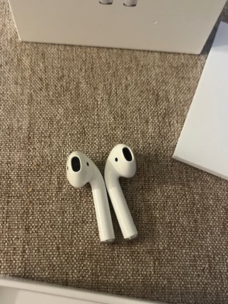 Airpods 1ª Gen grabados con nombre