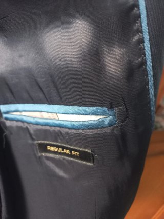 Blazer azul marino hombre, con leve espiga