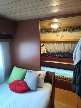 Caravana con papeles750kg en camping