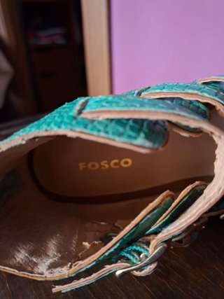 Zapatos de tacón verde turquesa