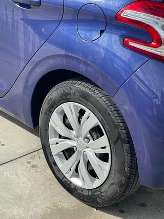 Peugeot 208 2013