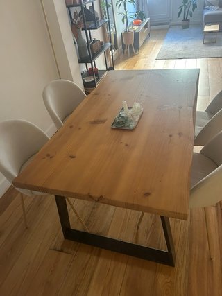 Mesa de comedor estilo industrial