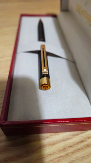 Bolígrafo Sheaffer Targa 1003 Negro y Dorado.