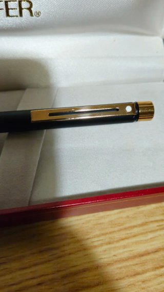 Bolígrafo Sheaffer Targa 1003 Negro y Dorado.