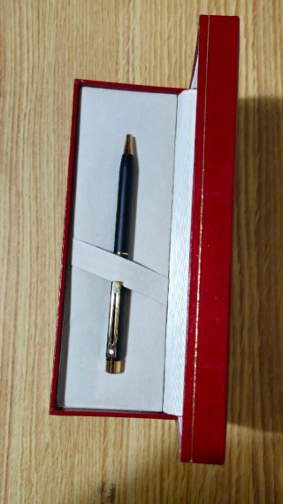 Bolígrafo Sheaffer Targa 1003 Negro y Dorado.