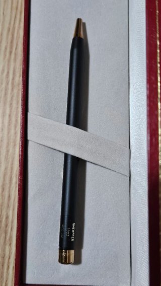 Bolígrafo Sheaffer Targa 1003 Negro y Dorado.