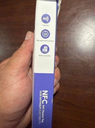 Llavero NFC con pantalla personalizable