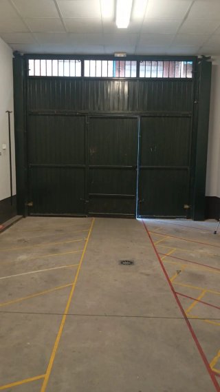 Puerta de garaje metálica