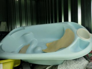 Bañera bebé azul hay q cambiar gomas antideslizant