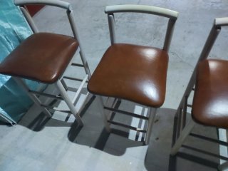 Banquillos de madera y cuero (Set de 4)