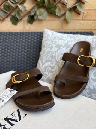 Sandalias Zara Marrón Hebilla Dorada Talla 37
