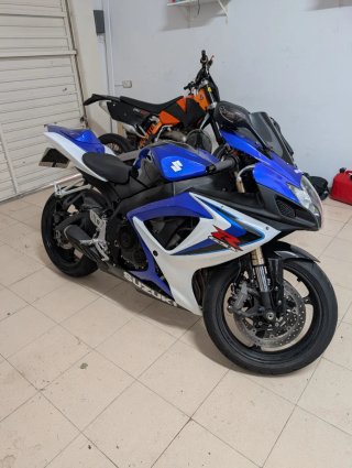 Suzuki GSXR 600 K7