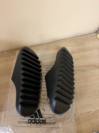 Chanclas Adidas Yeezy Slide Negras
