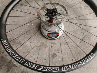 Ruote 29 Carbonio Tsunami Mozzi Carbon-Ti