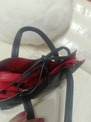 Bolso reversible Desigual negro y rojo