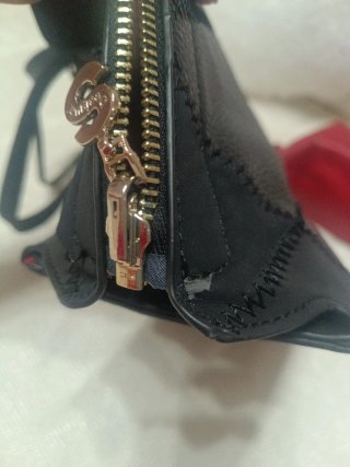Bolso reversible Desigual negro y rojo