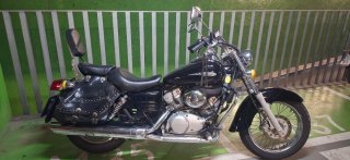 Honda Shadow 125  Negra