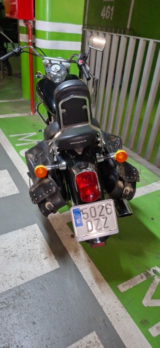 Honda Shadow 125  Negra