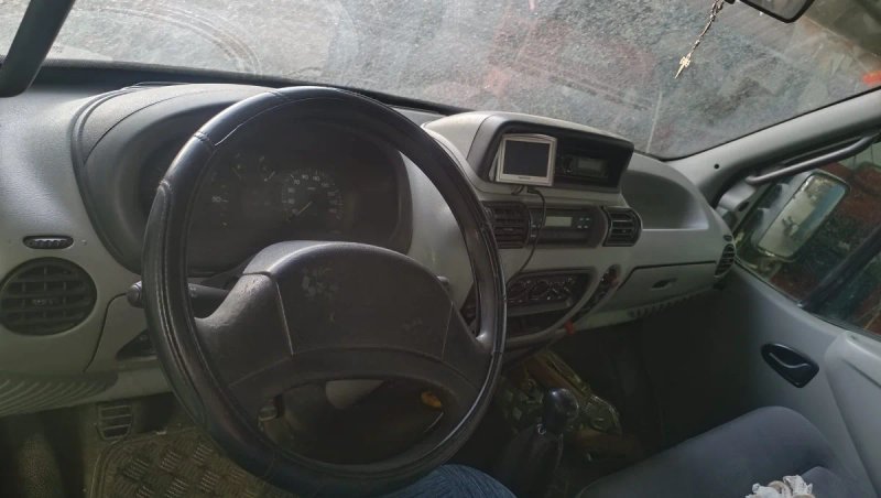 Grúa Renault - foto 1