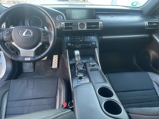 Lexus IS 300h f sport