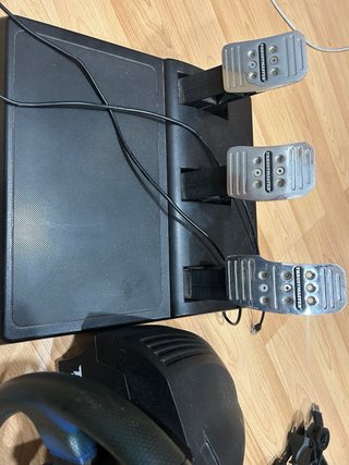 Volante y Pedales Thrustmaster T150 Pro