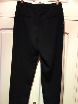 Pantalón Zara crep negro con volantes