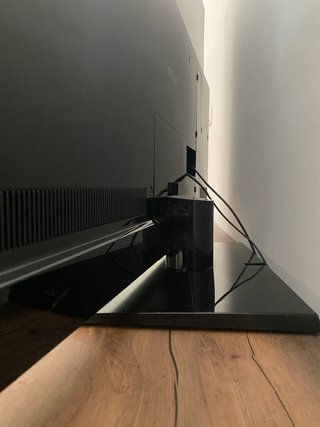 TV Sony KDL-52LX900 con soporte