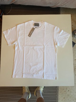 Camiseta Essentials x CDG