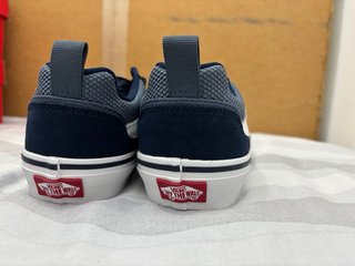 Zapatillas Vans Azul y Blanco