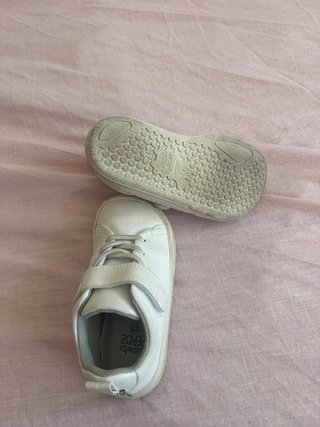 Zapatos respetuosos blancos talla 27