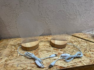 Lampada LED Cuore Trasparente Legno