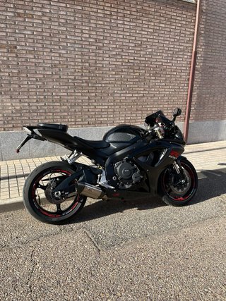 Suzuki GSXR 600 K6