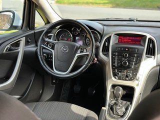 Opel Astra 2011