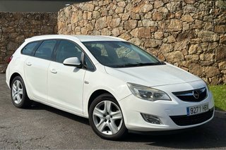 Opel Astra 2011