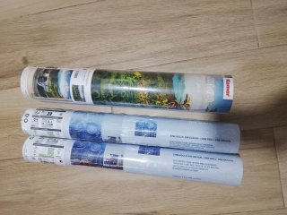 Papel de pared azul y blanco
