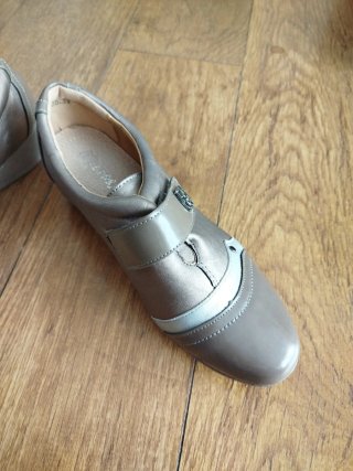 Zapatos Vatineris piel confort Nuevos – Talla 39