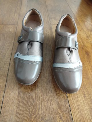 Zapatos Vatineris piel confort Nuevos – Talla 39