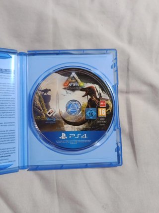 ARK Survival Evolved PS4