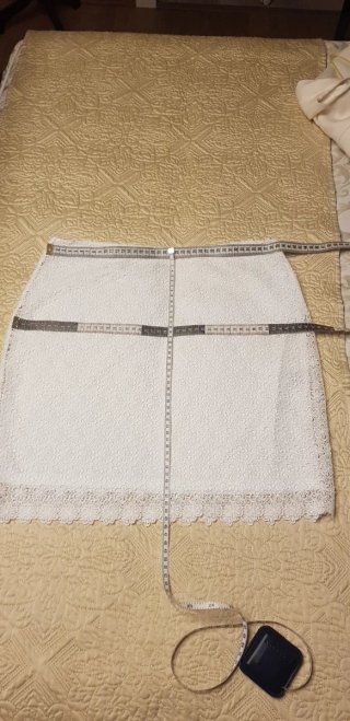 Falda guipur Massimo Dutti T38