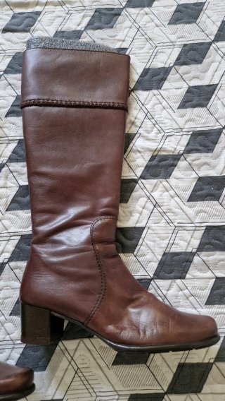 Botas altas Plumers marrones con tapas nuevas