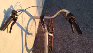 Bicicleta urbana Decathlon cómoda con sillín nuevo