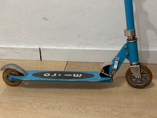 Patinete infantil azul