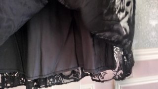 Falda negra con estampado de terciopelo